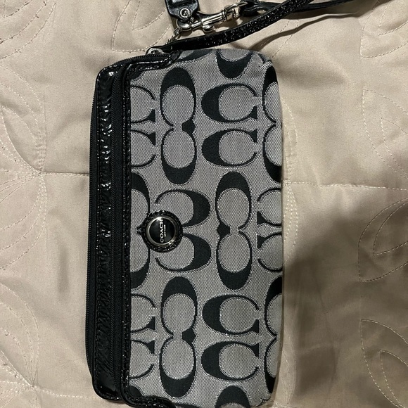 Coach - Picture 1 of 1